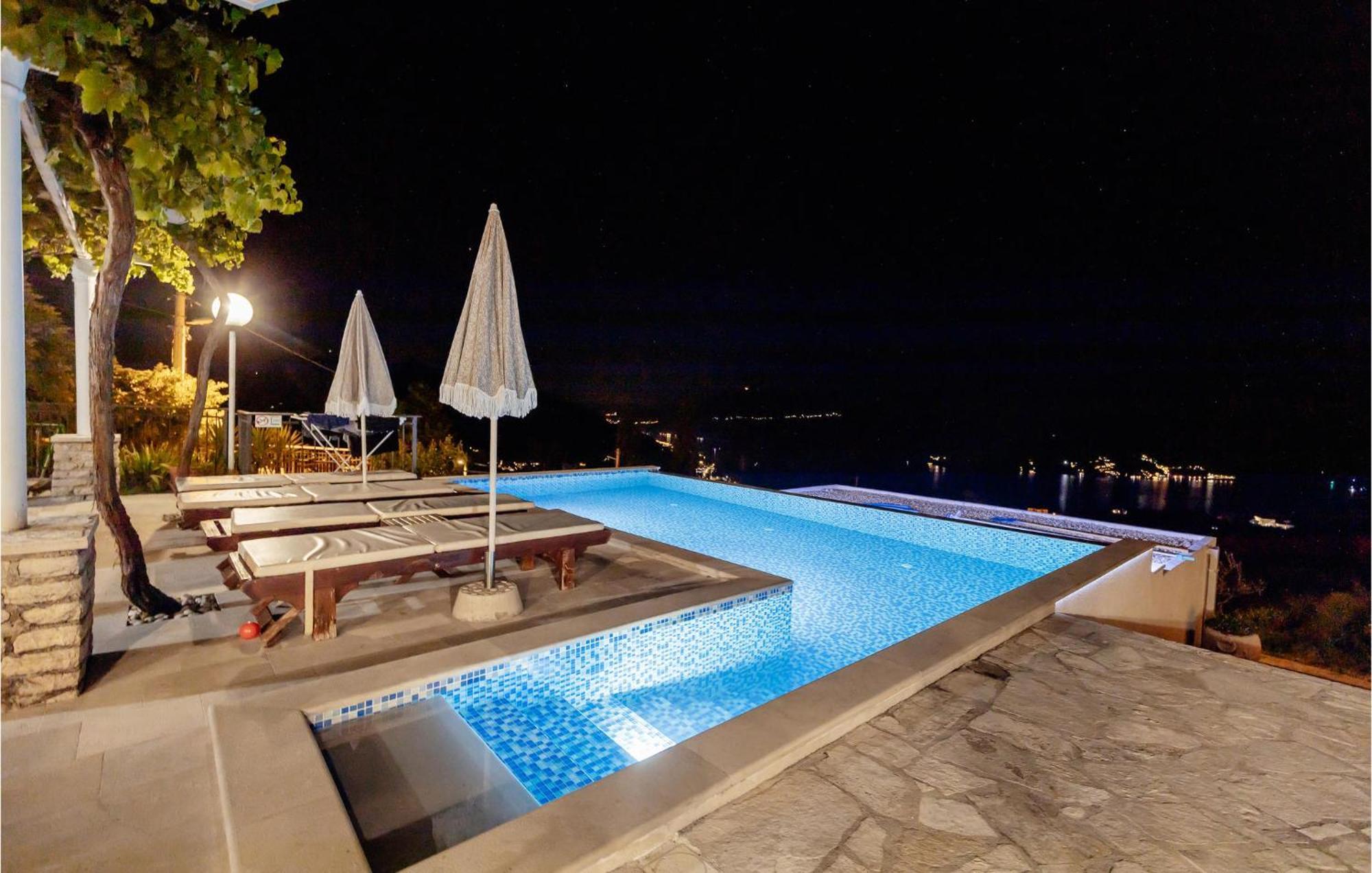 Amazing Home In Herceg Novi With House Sea View Ngoại thất bức ảnh