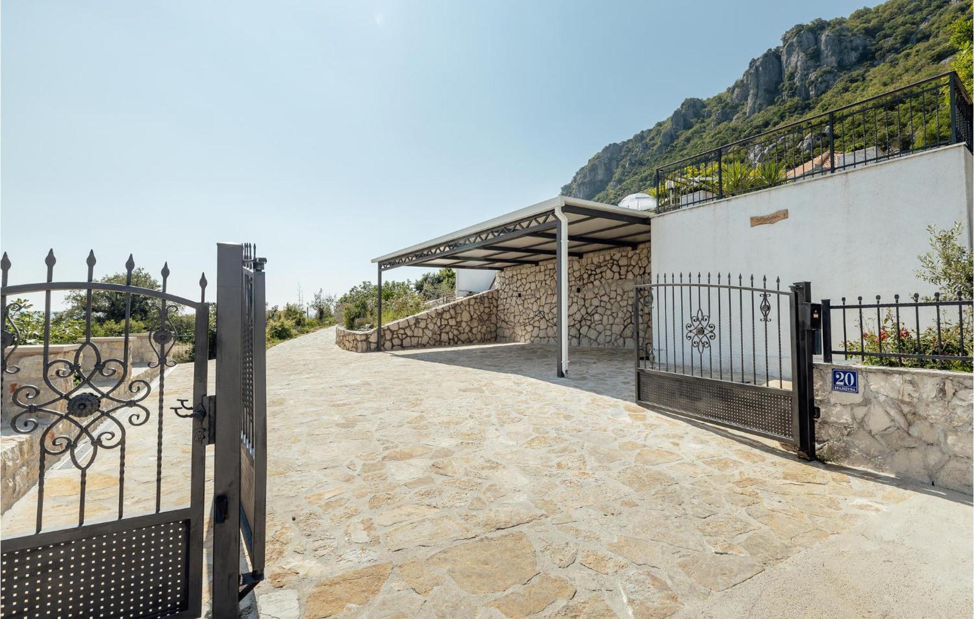 Amazing Home In Herceg Novi With House Sea View Ngoại thất bức ảnh