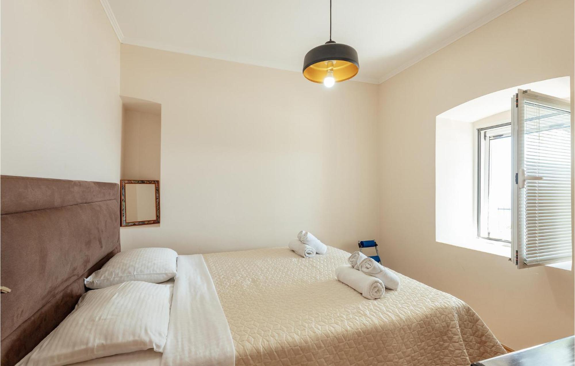 Amazing Home In Herceg Novi With House Sea View Ngoại thất bức ảnh