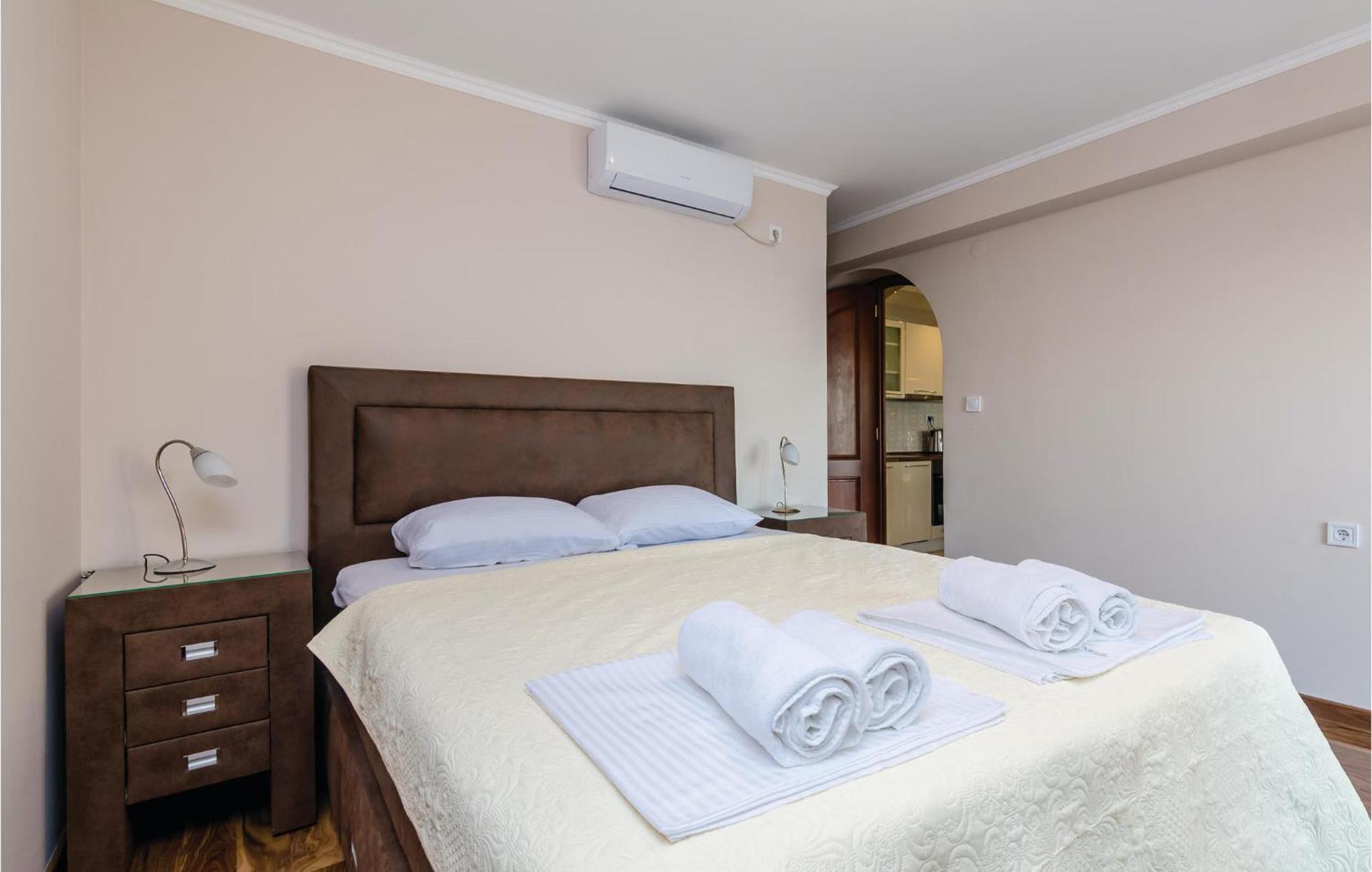 Amazing Home In Herceg Novi With House Sea View Ngoại thất bức ảnh